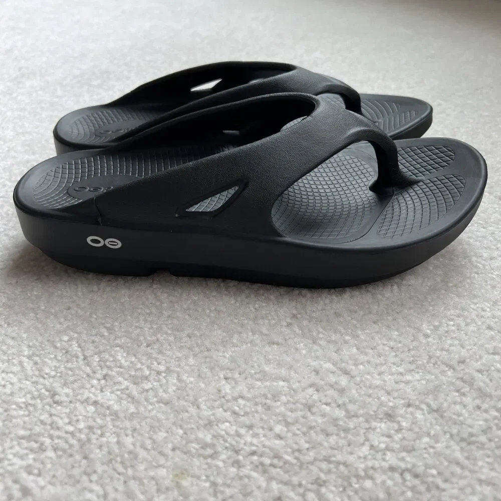 OOFOS OOlala Flip Flop Sandal Womens 8 Black Rubber Casual Recovery Thongs New